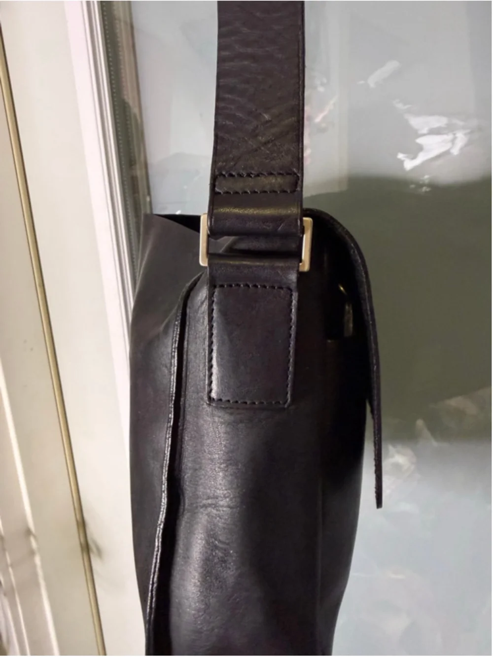 Men's Kenneth Cole Black Leather Messenger Bag One Size